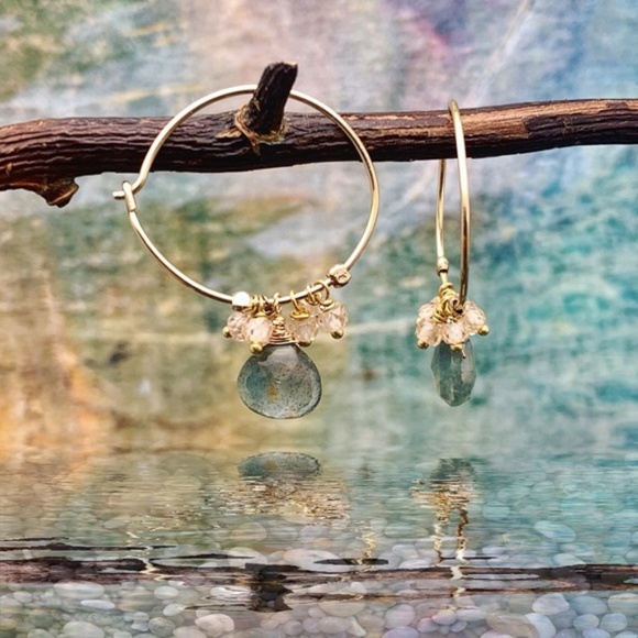 Matana Handmade Moss Aquamarine hoop earrings - Picture 4 of 4